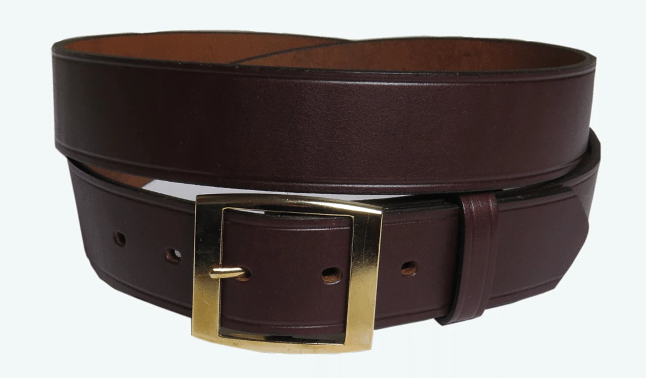Brown Leather Belt With Gold-Tone Buckle Size 46, 48 1 Brown Leather Belt With Gold-Tone Buckle Size 46, 48